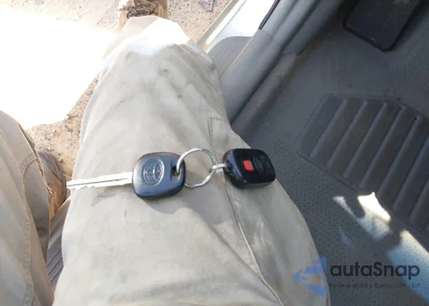 2002 Toyota Camry Xle z USA, uszkodzony, nr VIN 4T1BE32K72U545923